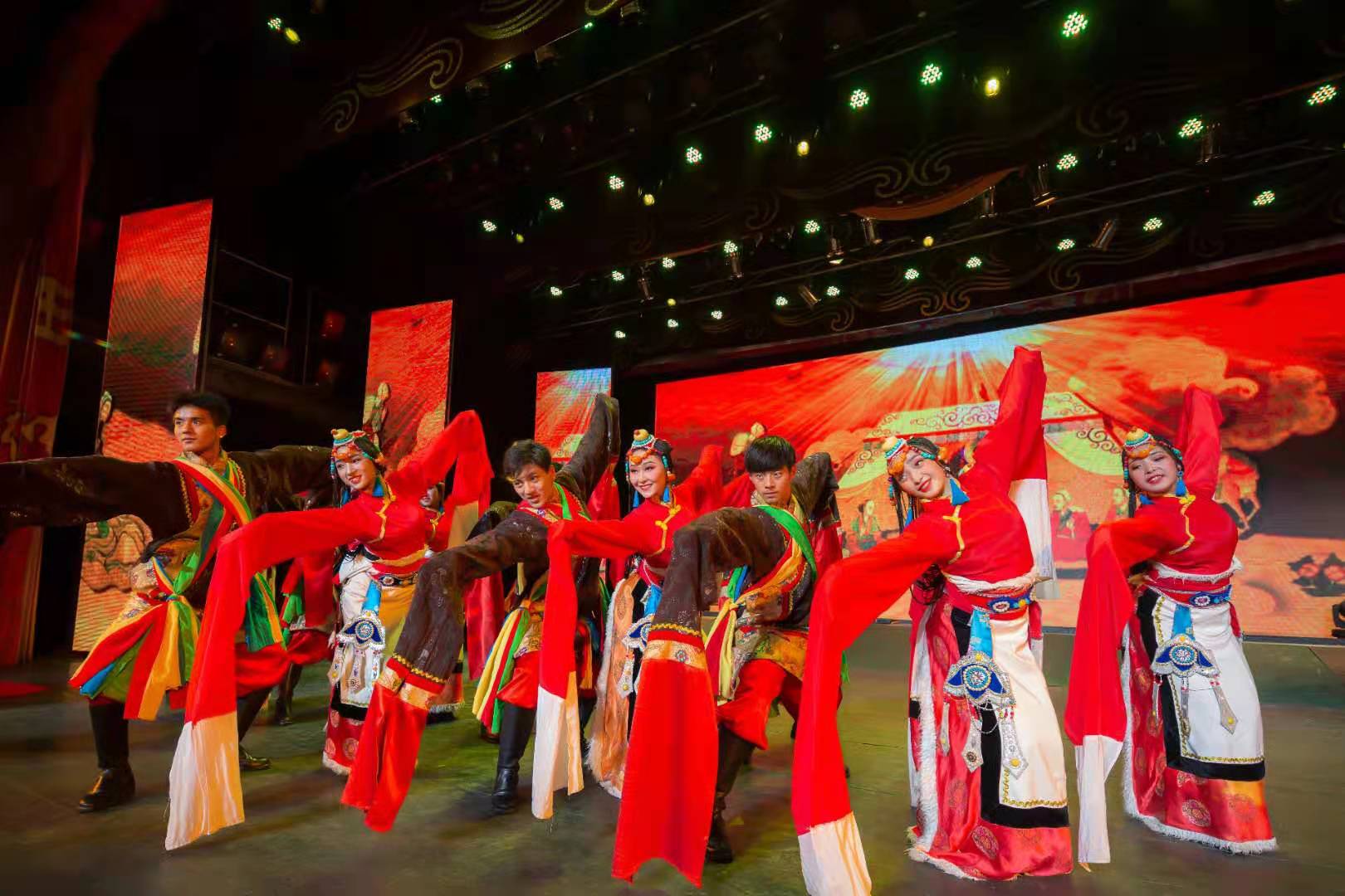 九寨沟歌舞表演