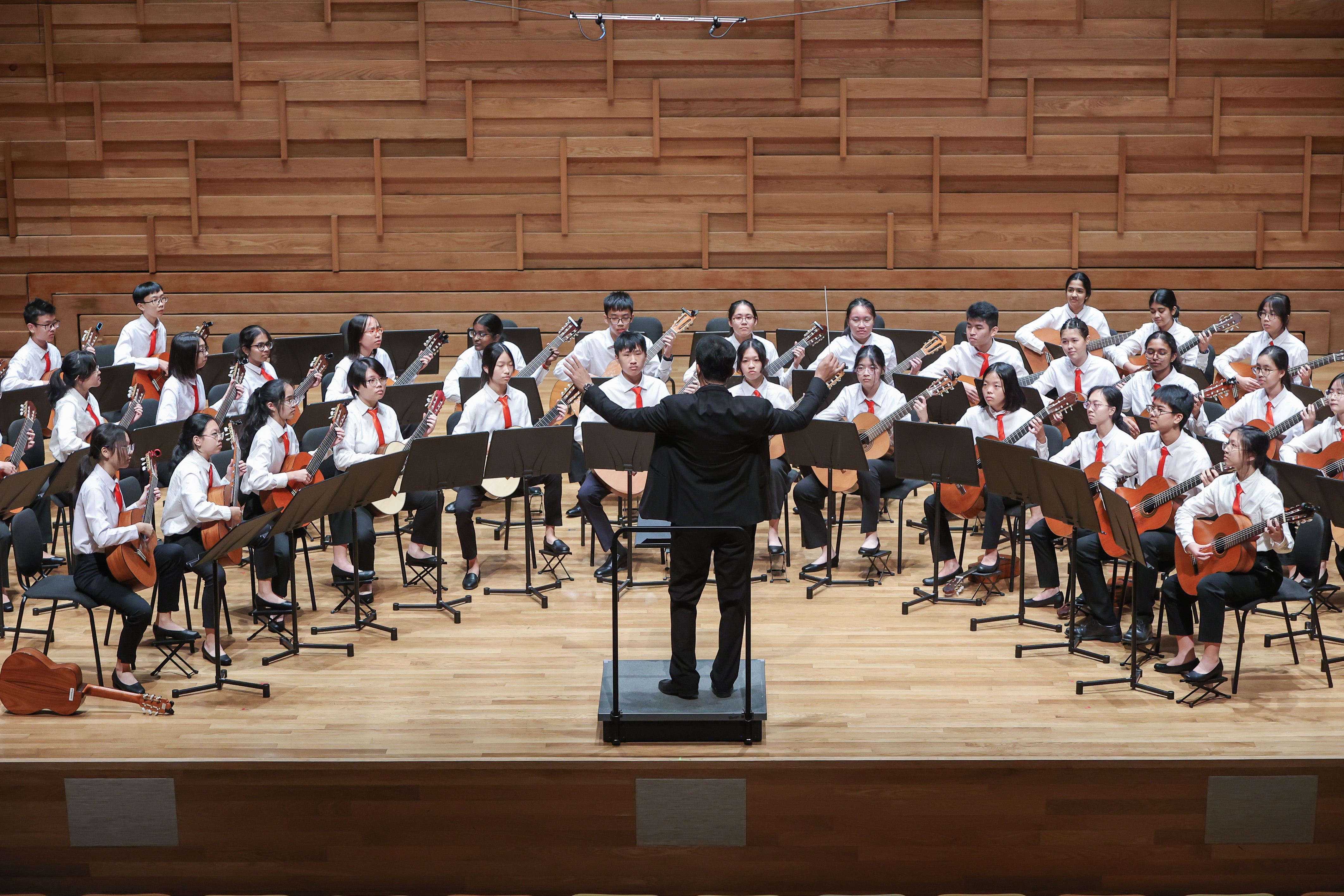 古典吉他现代舞台