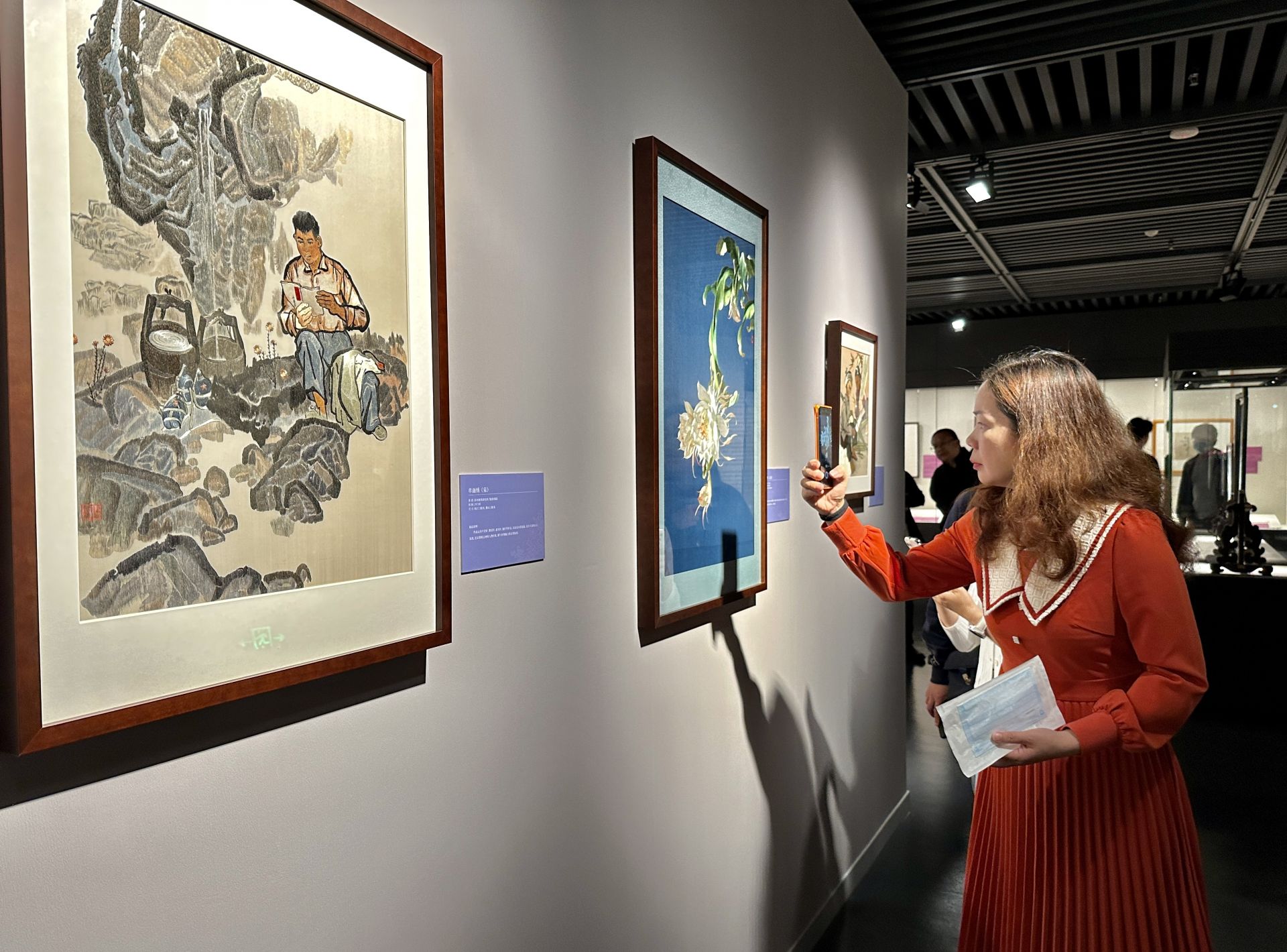 苏绣历史文物展示图片