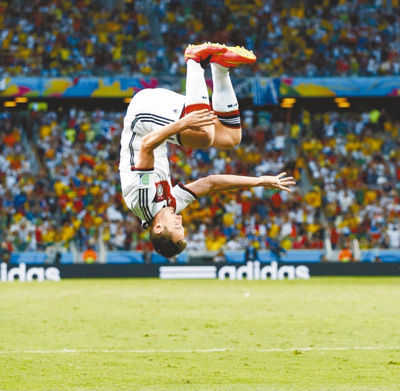 克罗斯进球庆祝