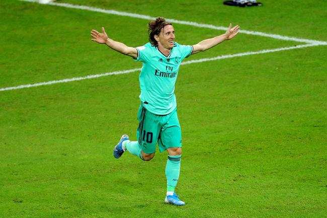 莫德里奇庆祝进球